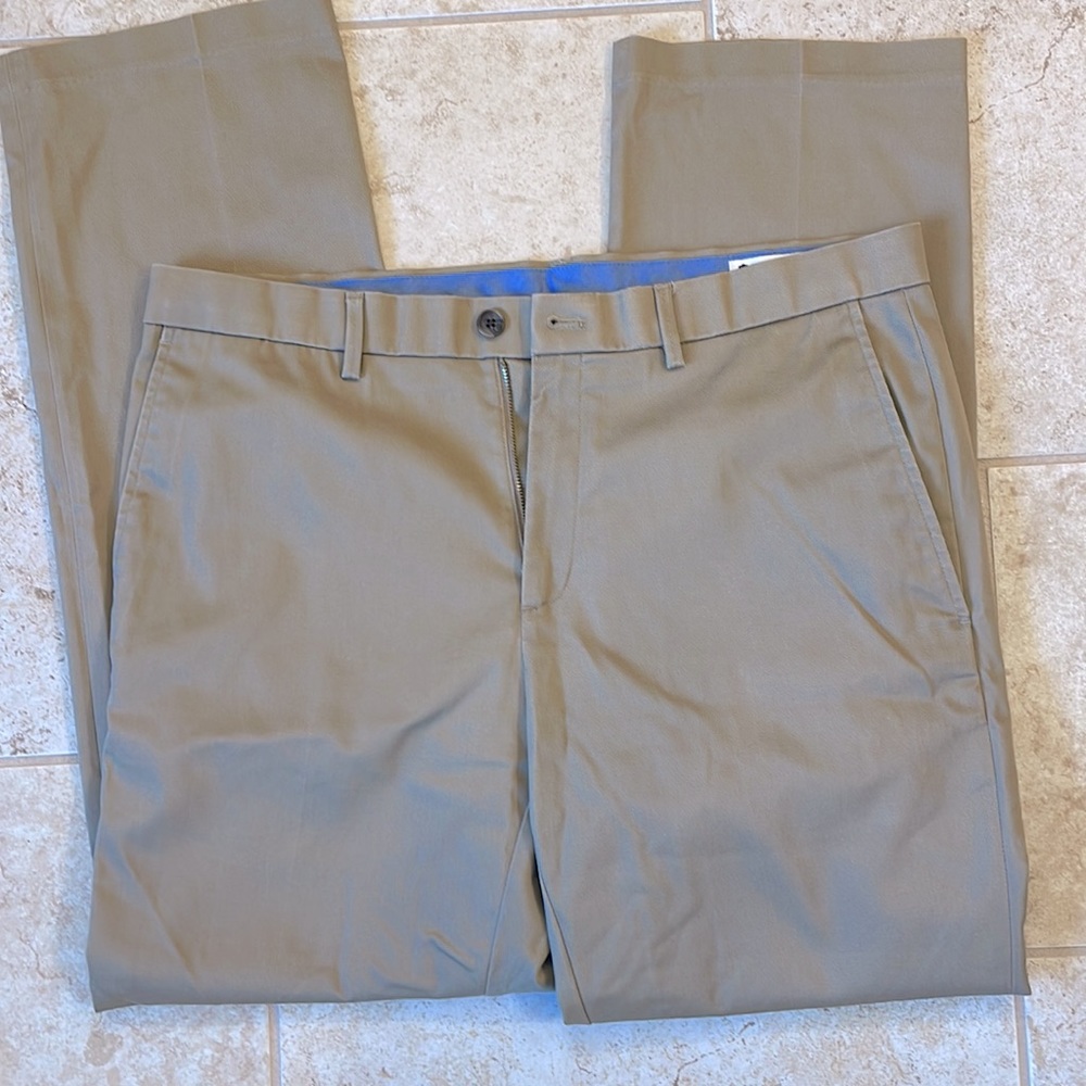Men’s Haggar khaki flat front pants size 36 x 32